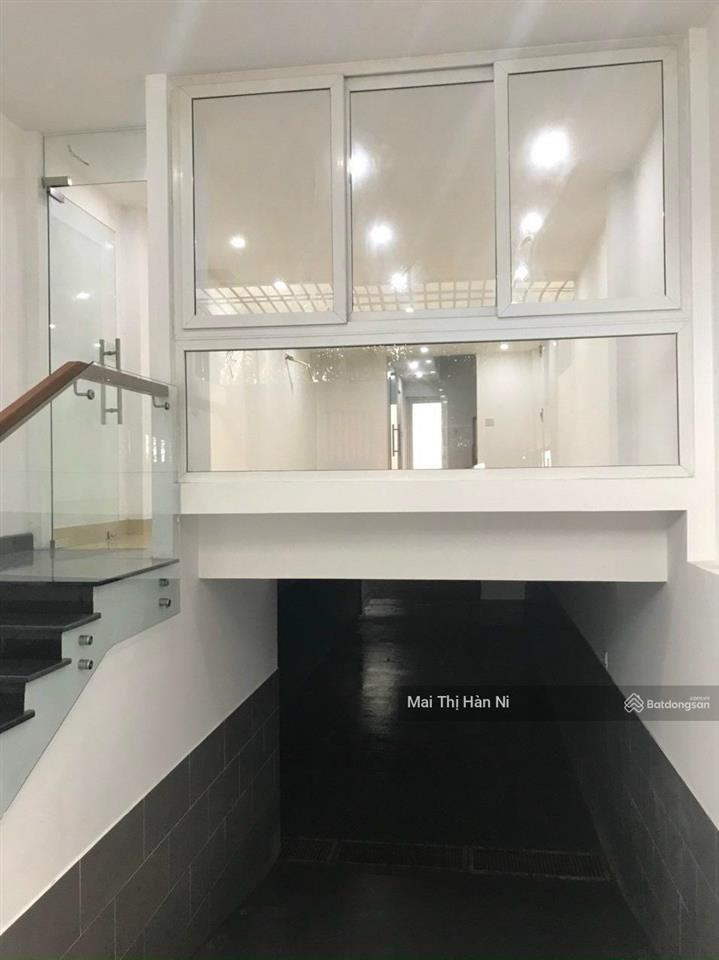 Bán nhà mt nguyễn hoàng,gần metro, 80m2, hầm 3 lầu, sàn suốt giá 28 tỷ 0917 159 ***