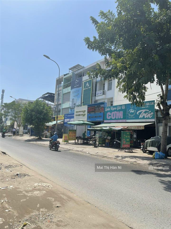 Bán nhà mt nguyễn hoàng,gần metro, 80m2, hầm 3 lầu, sàn suốt giá 28 tỷ 0917 159 ***