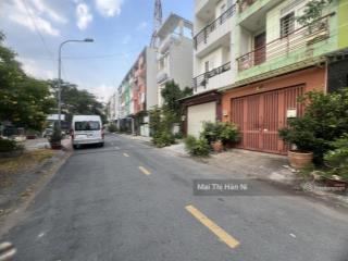 Hiếm! nhà 4x20m đối diện công viên, trệt 2 lầu sân thượng, bán gấp chỉ 19,2 tỷ 0917 159 ***