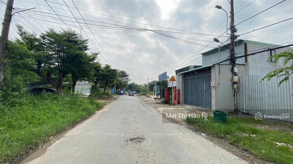 Bán đất mặt tiền bưng ông thoàn, phú hữu, 676m2 full thổ, giá 32 tỷ sổ hồng 0917 159 ***