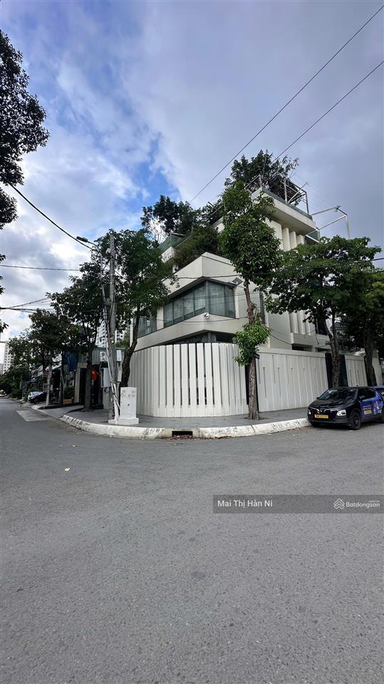 Cho thuê biệt thự mt đường lớn kinh doanh góc 2mt 400m2  dtsd 800m2  110tr/tháng  0917 159 ***