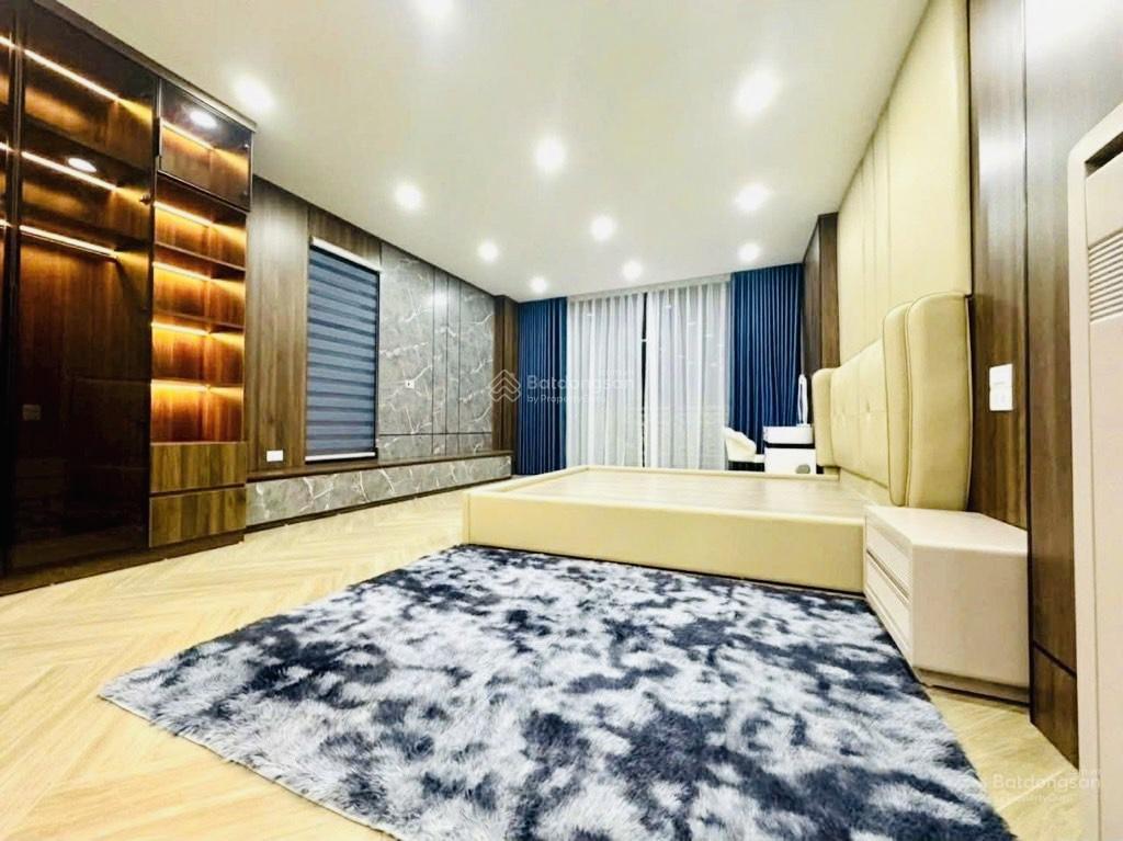 Bán nhà đường thông ngọc lâm  nguyễn văn cừ  lô góc  6tầng  thang máy  gara ô tô  19,2 tỷ
