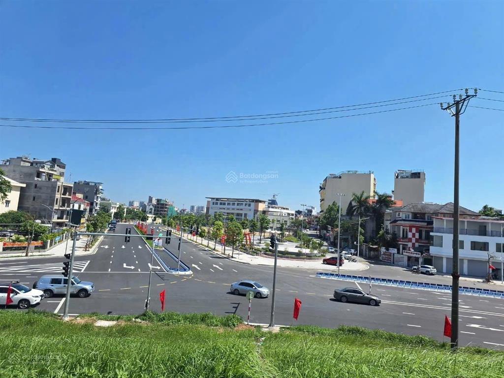 Ngọc thụy  siêu hiếm  2 thoáng  đất 300m2  mt 14m  toà vp cực đỉnh  400 triệu/m2  0962 015 ***