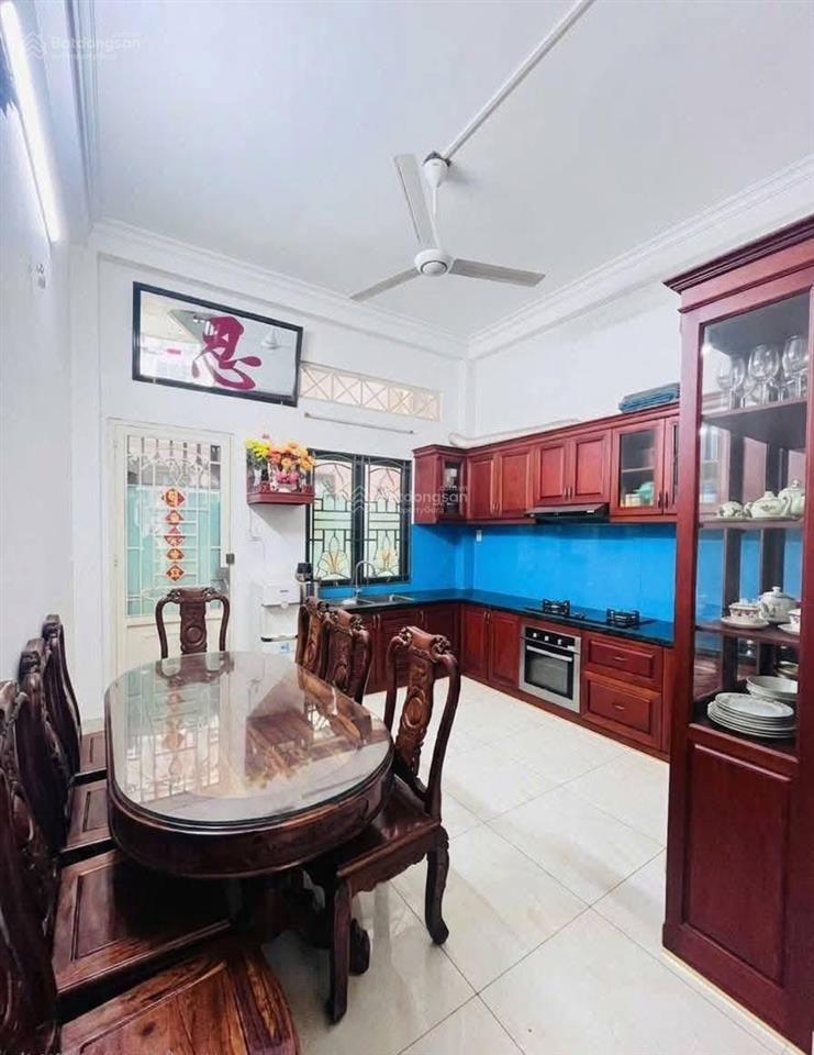 Khu ít nhà bán cạnh coca cola tuyến metro, 56m2 2 tầng tặng nội thất, cho thuê 8tr/ tháng 4.5 tỷ tl