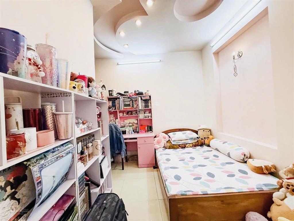 Thích hợp cho vợ chồng trẻ nhà 3 tầng kiên cố 72m2 cạnh chợ linh xuân, tặng nội thất chỉ 5.4 tỷ tl