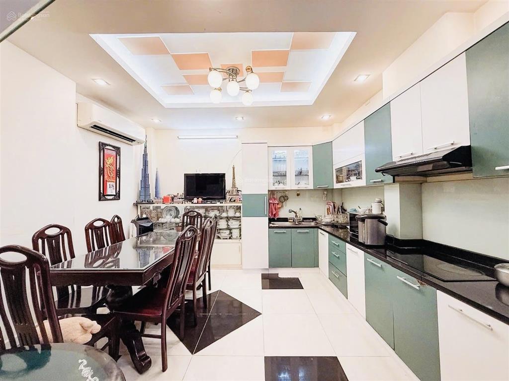 Thích hợp cho vợ chồng trẻ nhà 3 tầng kiên cố 72m2 cạnh chợ linh xuân, tặng nội thất chỉ 5.4 tỷ tl