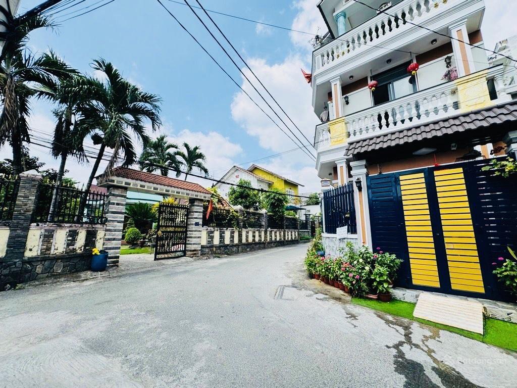 Chỉ 4.5 tỷ sở hữu 80m2 ngang 4m đất trống tiện xây mới hẻm xe hơi, gần bệnh viện đkkv thủ đức