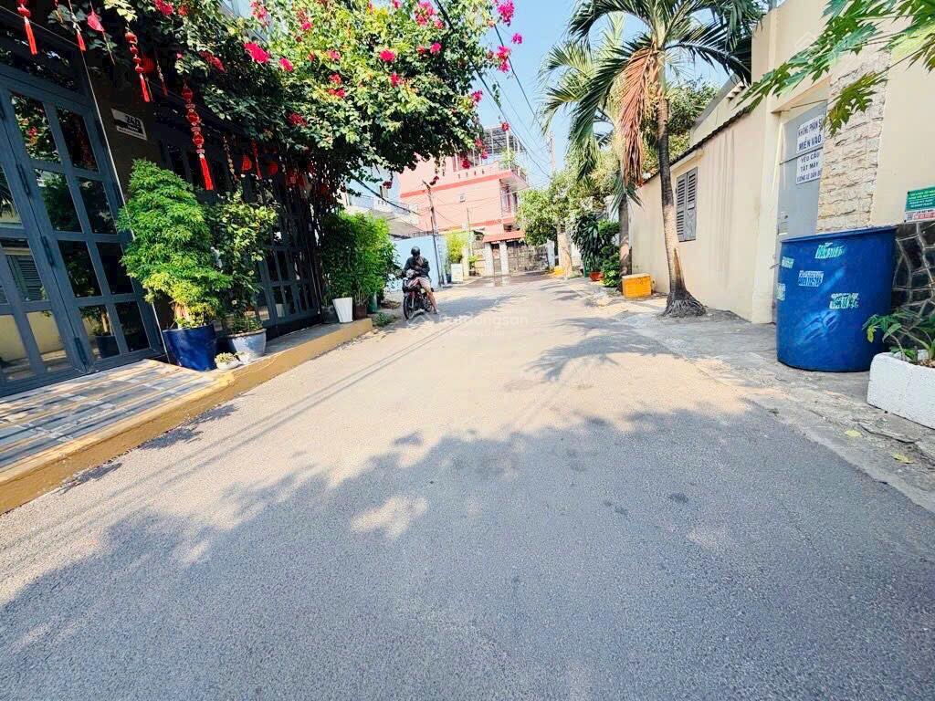 Khu hiếm nhà bán đường xh tránh cạnh chi cục thuế, đối diện nvh thiếu nhi 54m2 ngang 6m xd cao tầng