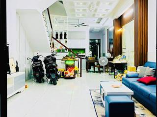 Khu ít nhà bán cạnh tuyến metro nhà 3 tầng kiên cố 52m2, cho thuê 9tr/ tháng chỉ 4.9 tỷ tl