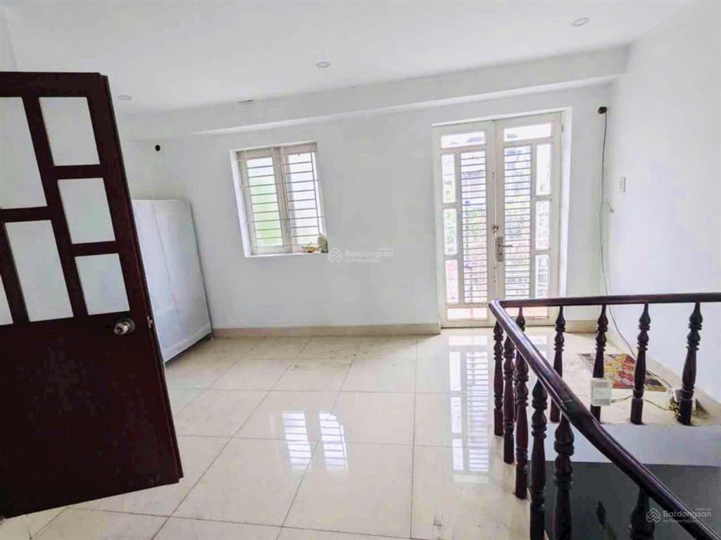 Chỉ 3.65 tỷ tl sở hữu nhà trệt lầu kiên cố 5 * 10m, căn góc ít lg một trục ql1k 40m ra mặt tiền