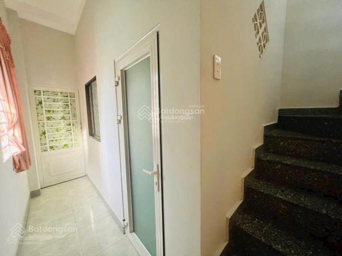Nhà 3 tầng 50m2 ngang 4m cạnh chợ thủ đức không ngập, căn góc cho thuê 9tr/ tháng chỉ 4.6 tỷ tl