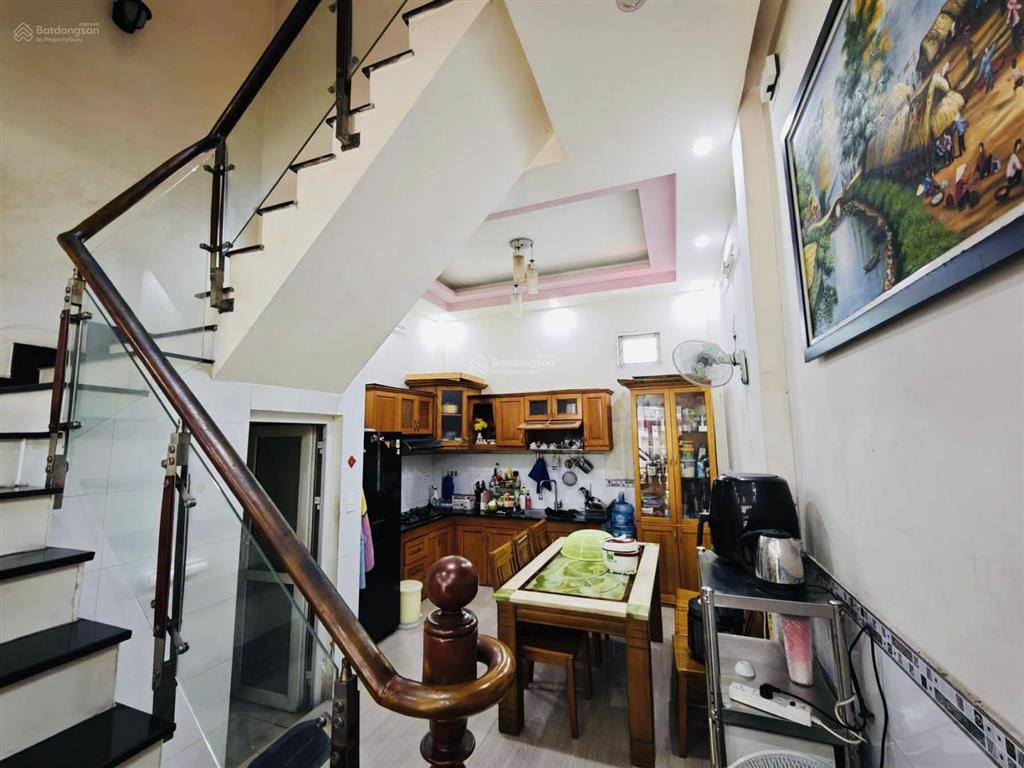 Khu ít nhà bán cạnh học viện tư pháp gần chợ thủ đức, 69m2 3 tầng tặng nội thất chỉ 5.5 còn tỷ tl