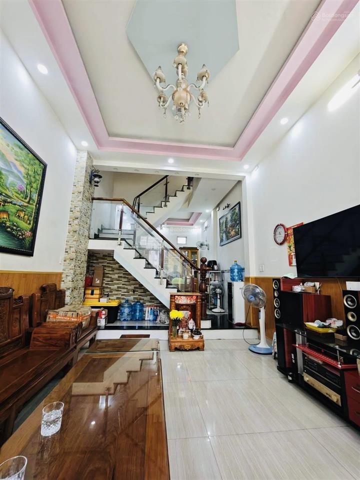 Khu ít nhà bán cạnh học viện tư pháp gần chợ thủ đức, 69m2 3 tầng tặng nội thất chỉ 5.5 còn tỷ tl