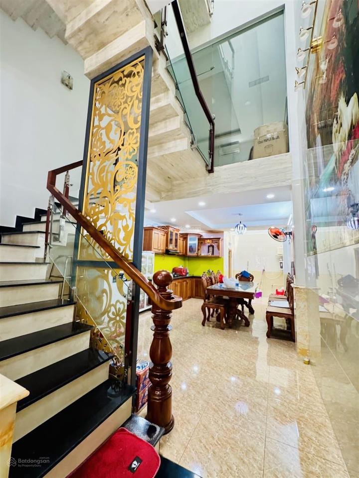 Cạnh vành đai 2 tương lai rạng ngời 54m2 3 tầng cho thuê 10tr/tháng tặng nội thất chỉ 5.6 tỷ tl