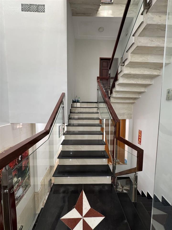 Cạnh vành đai 2 tương lai rạng ngời 54m2 3 tầng cho thuê 10tr/tháng tặng nội thất chỉ 5.6 tỷ tl