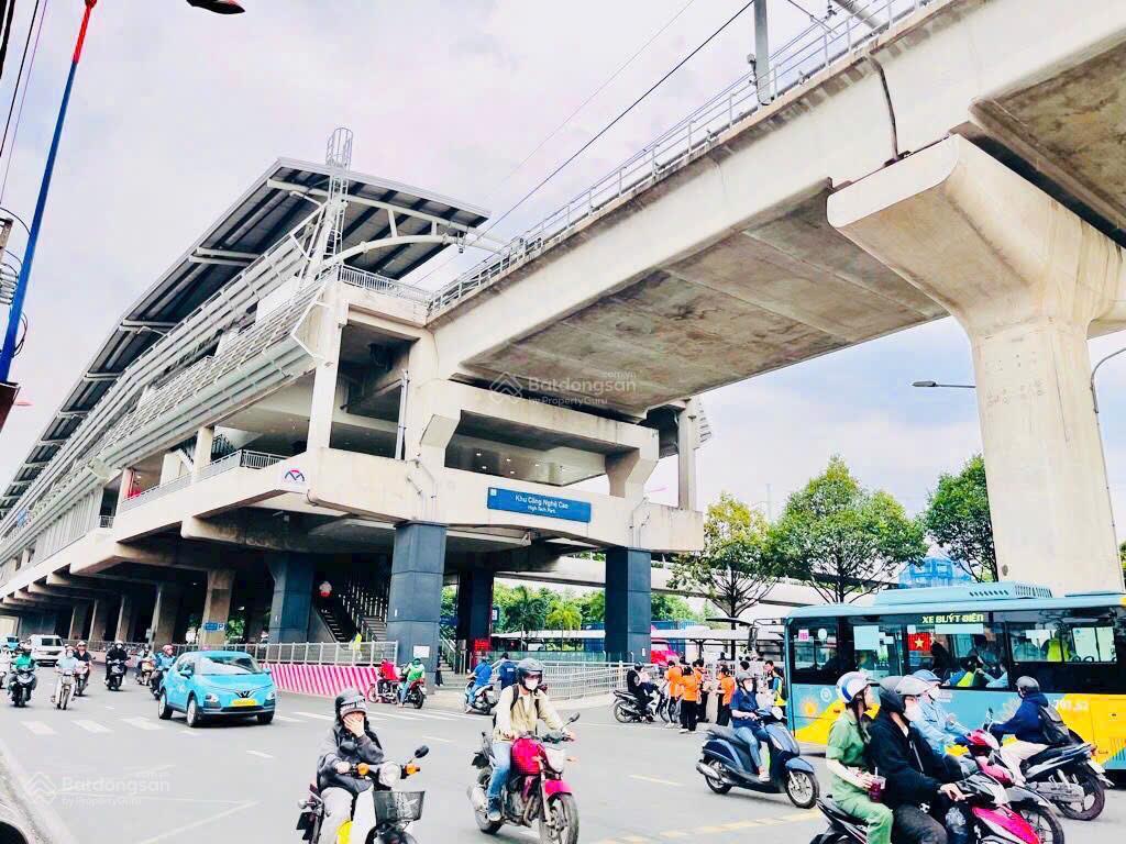 Bán đất tặng 4 phòng trọ cạnh tuyến metro thu nhập 8tr/tháng, 50m2 hxh không lộ giới chỉ 3.9 tỷ tl