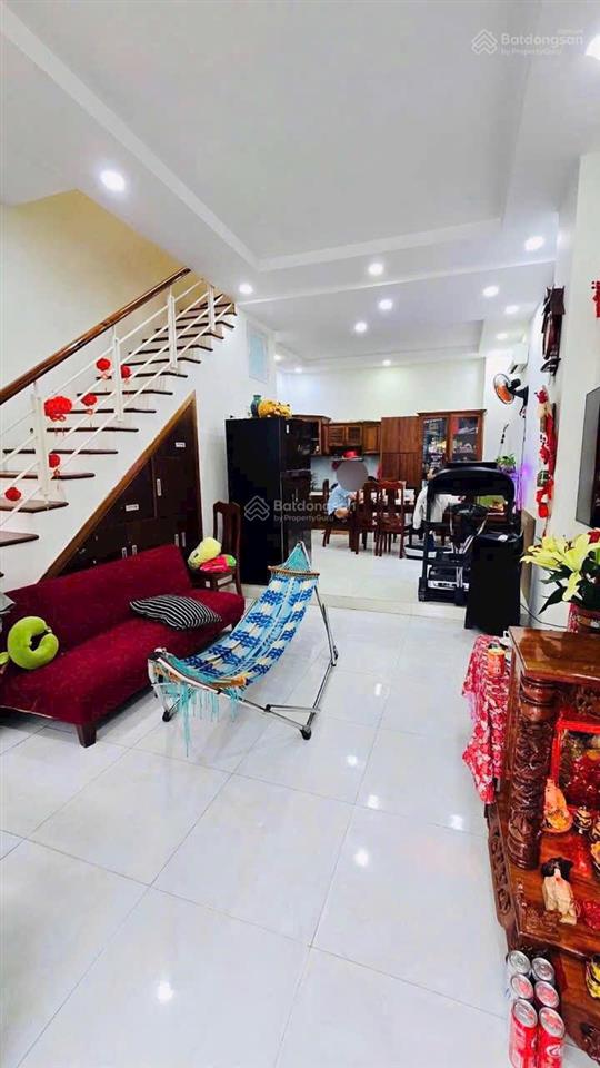 Nhà 3 tầng kiên cố 66m2 ngang 4.7m sổ vuông hoàn công, xe hơi ngủ trong nhà gần mặt tiền vành đai 2