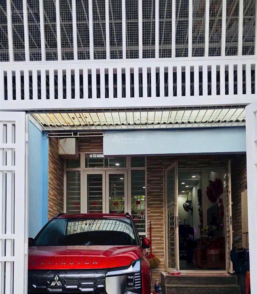 Nhà 3 tầng kiên cố 66m2 ngang 4.7m sổ vuông hoàn công, xe hơi ngủ trong nhà gần mặt tiền vành đai 2