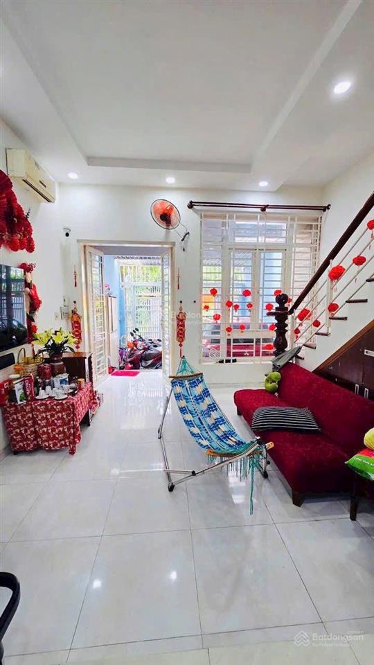 Nhà 3 tầng kiên cố 66m2 ngang 4.7m sổ vuông hoàn công, xe hơi ngủ trong nhà gần mặt tiền vành đai 2
