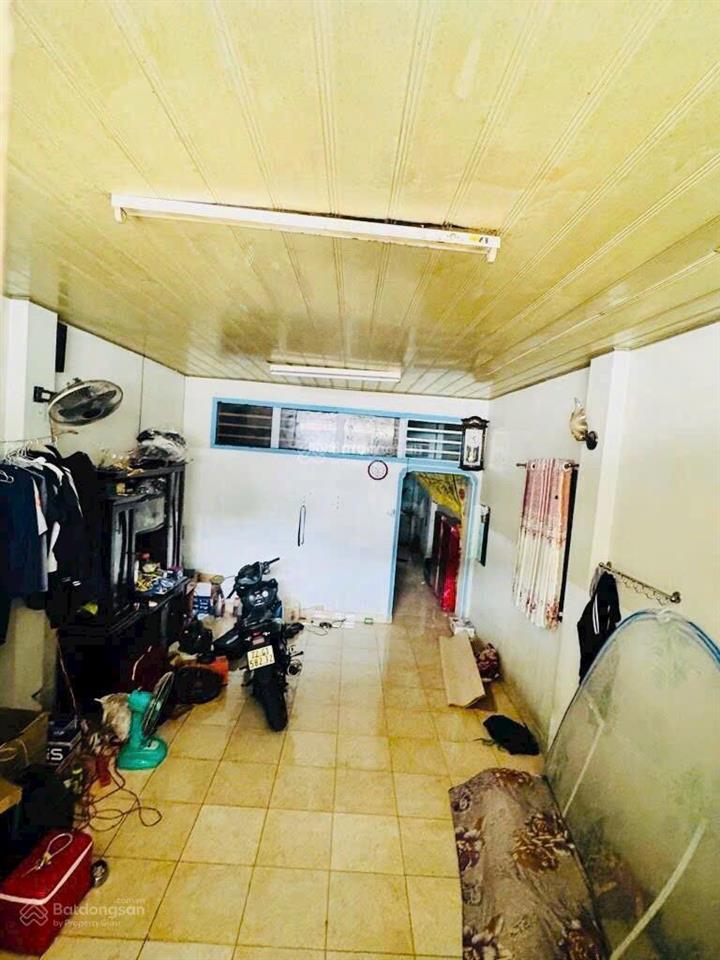 Chỉ 4.2 tỷ tl sở hữu ngay 80m2 ngang 4m đất có sẵn nhà cấp 4 hẻm xe hơi, gần bệnh viện đkkv thủ đức