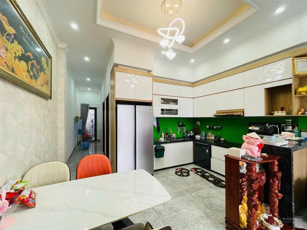 Nhà trệt lầu kiên cố dành cho vợ chồng trẻ, 62.5m2 gần phạm văn đồng hxh tới cửa chỉ 4.75 tỷ tl