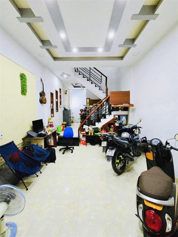 Bán nhà cạnh chợ bệnh viện ubnd linh xuân, 70m2 2 tầng tặng nội thất, cho thuê 8tr/th chỉ 4.4 tỷ tl