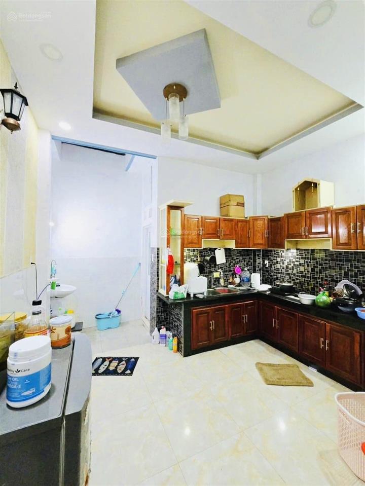 Bán nhà cạnh chợ bệnh viện ubnd linh xuân, 70m2 2 tầng tặng nội thất, cho thuê 8tr/th chỉ 4.4 tỷ tl