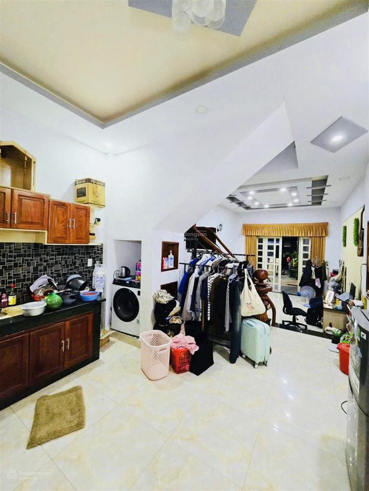 Bán nhà cạnh chợ bệnh viện ubnd linh xuân, 70m2 2 tầng tặng nội thất, cho thuê 8tr/th chỉ 4.4 tỷ tl