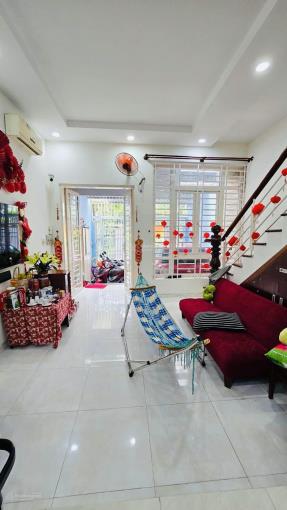 Nhà 3 tầng kiên cố 66m2 ngang 4,7m sổ vuông hoàn công, xe hơi ngủ trong nhà gần mặt tiền vành đai 2