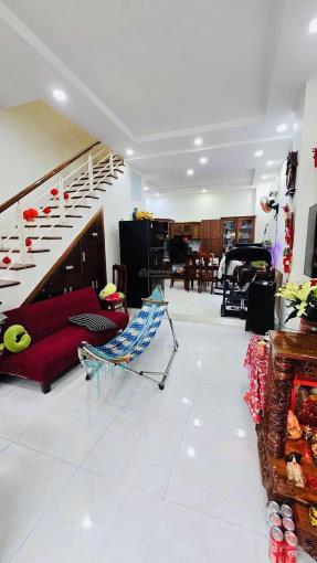 Nhà 3 tầng kiên cố 66m2 ngang 4,7m sổ vuông hoàn công, xe hơi ngủ trong nhà gần mặt tiền vành đai 2