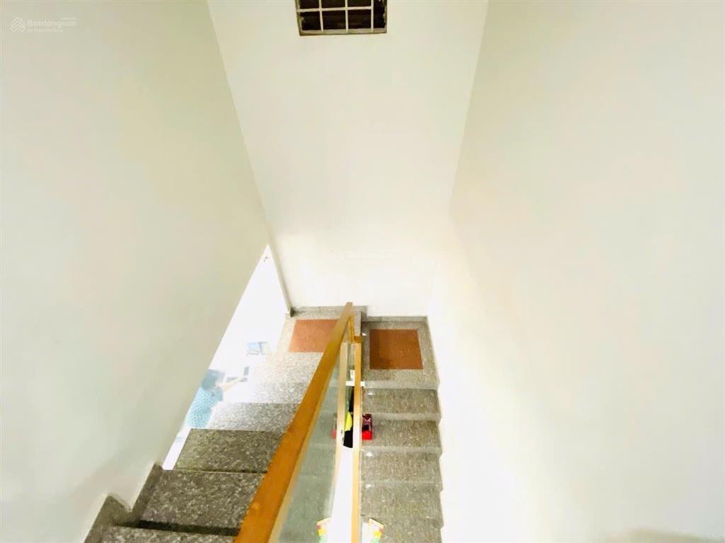 Cạnh đại học cảnh sát cs2 hẻm xe hơi thông, hai mặt tiền trước sau 51m2 2 tầng cho thuê 8tr/tháng