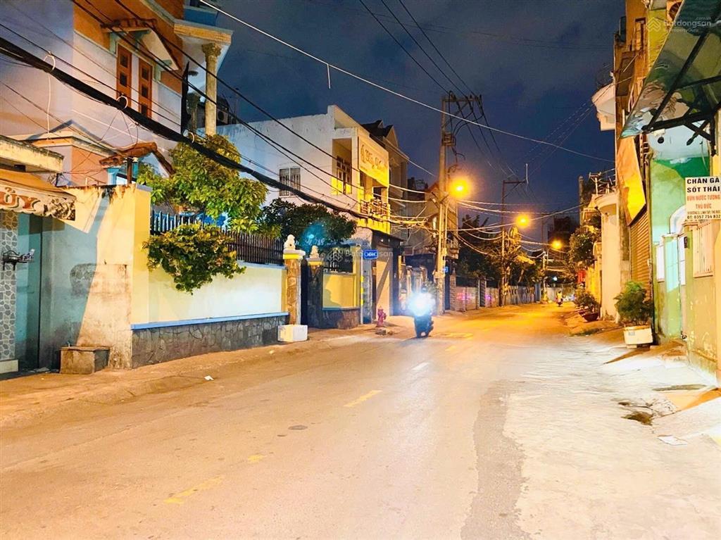 Cạnh đại học cảnh sát cs2 hẻm xe hơi thông, hai mặt tiền trước sau 51m2 2 tầng cho thuê 8tr/tháng