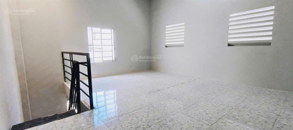 Mặt tiền đường kd ít lg 2 tầng xe hơi thông tô vĩnh diện gần vicom cho thuê 9tr/ th chỉ 3.9 tỷ tl