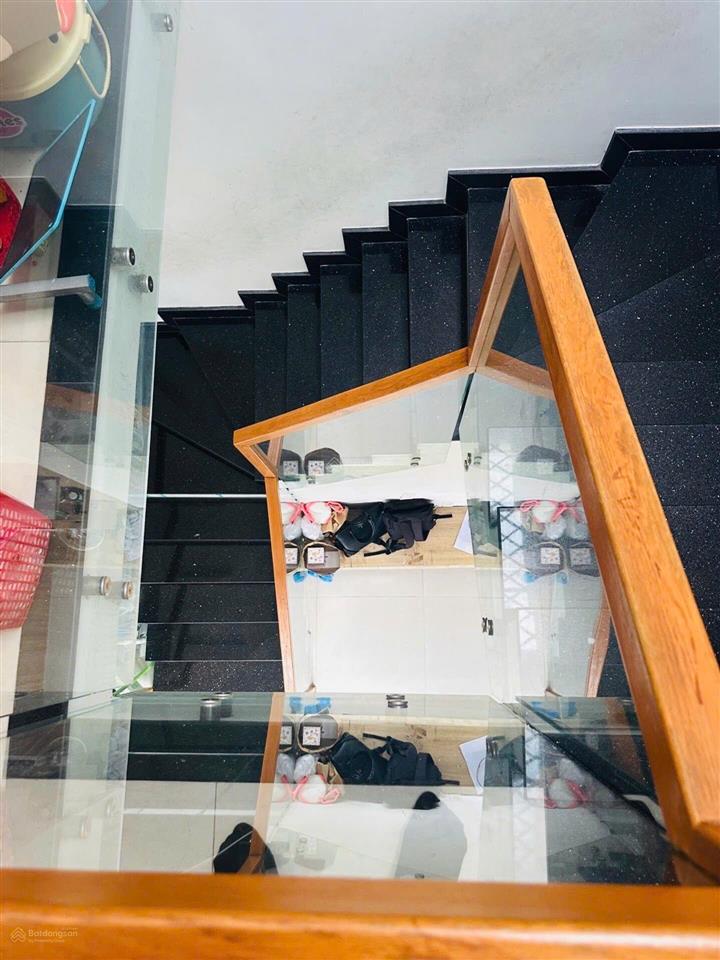 Cạnh chung cư 4s sát phạm văn đồng vành đai 2, 76m2 ngang 6m 2 tầng xh ngủ trong nhà chỉ 5.5 tỷ tl