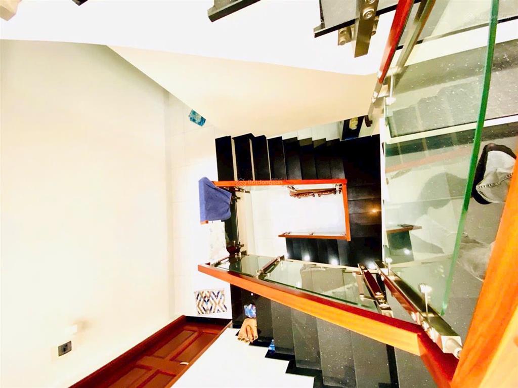 Mặt tiền kd đa nghề đường 12m có vỉa hè ô tô ngủ trong nhà, 104m2 3 tầng hoàn công cho thuê 17tr/th