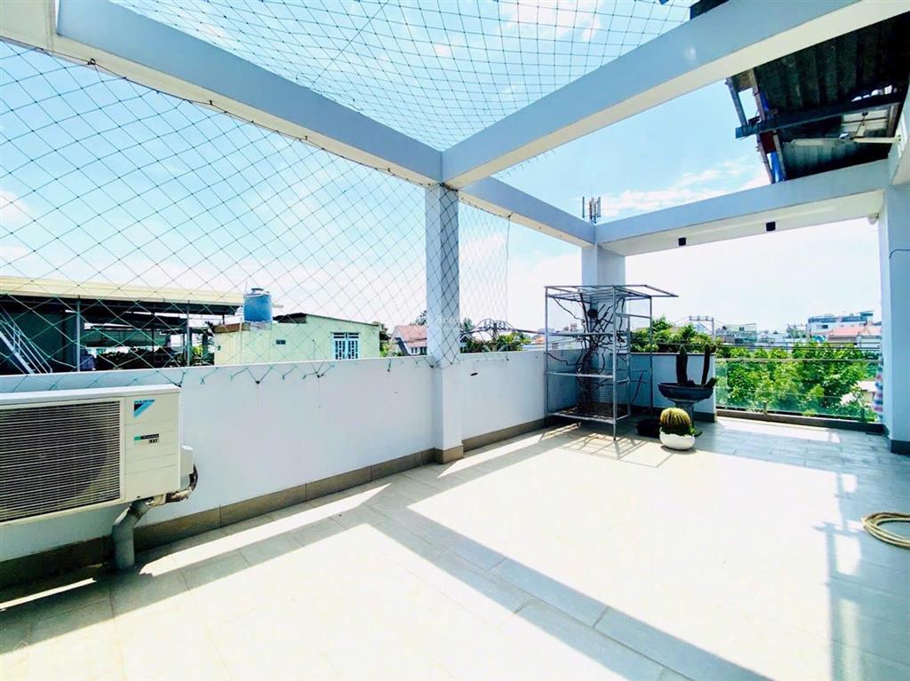Mặt tiền kd đa nghề đường 12m có vỉa hè ô tô ngủ trong nhà, 104m2 3 tầng hoàn công cho thuê 17tr/th
