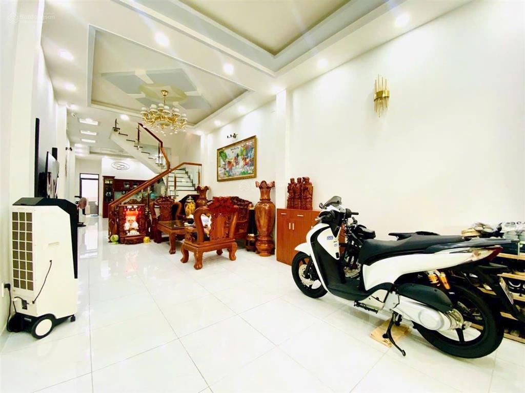 Mặt tiền kd đa nghề đường 12m có vỉa hè ô tô ngủ trong nhà, 104m2 3 tầng hoàn công cho thuê 17tr/th