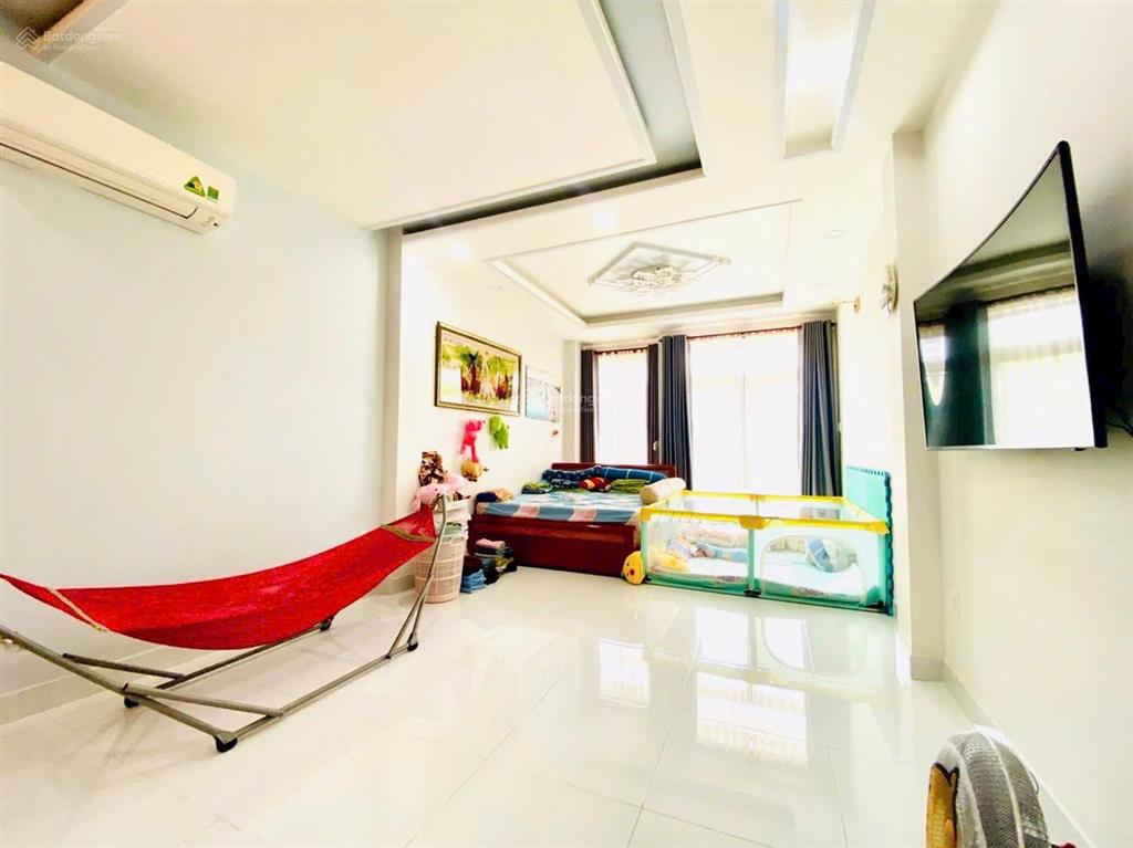 Mặt tiền kd đa nghề đường 12m có vỉa hè ô tô ngủ trong nhà, 104m2 3 tầng hoàn công cho thuê 17tr/th