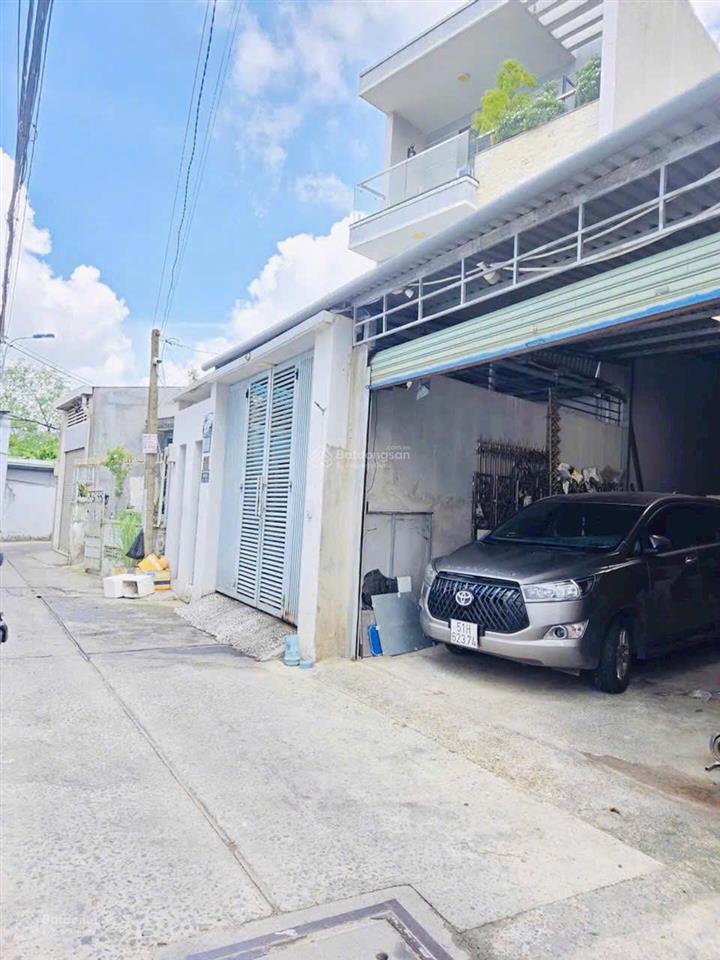 Đất mặt tiền đường xe hơi thông hai đầu phạm văn đồng, 77m2 ngang 4.62m xd cao tầng chỉ 3.55 tỷ tl