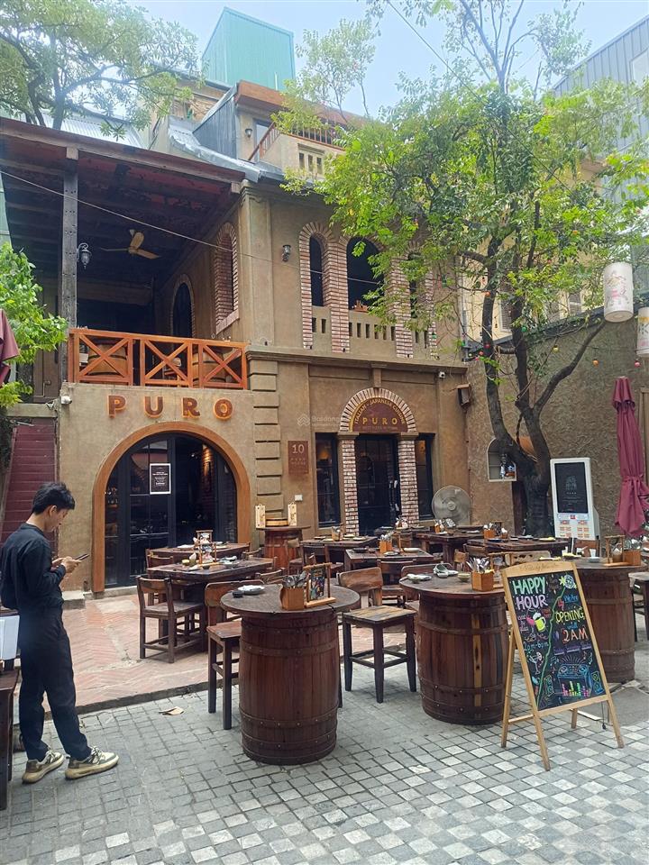 Cho thuê nhà phố hàng ngang  150m² x 2 tầng, mặt tiền 5m, vị trí đắc địa phố cổ