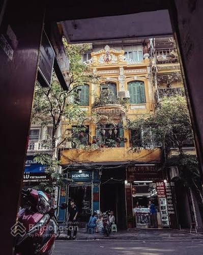 Cho thuê nhà mặt phố lãn ôngsát ngã tư hàng ngang và hàng đàot1 70m²+lửng,mt4m,vị trí đẹp phố cổ