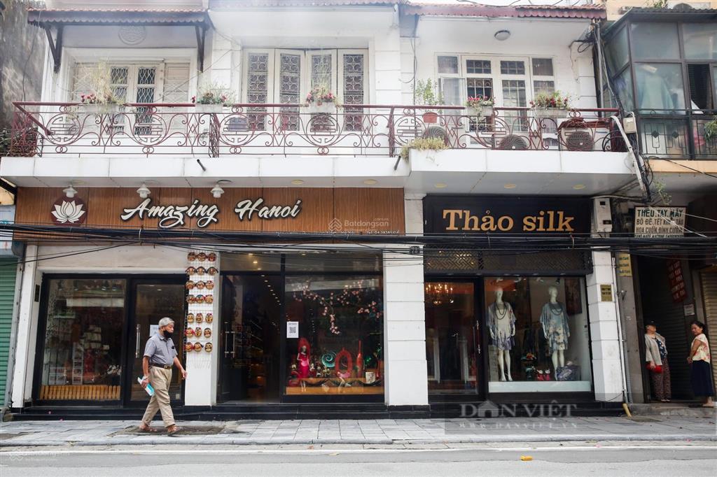 Cho thuê nhà phố chả cá  ngay ngã 4 với hàng mã  20m²x3t,mặt tiền 7m siêu hiếm, vị trí đep phố cổ