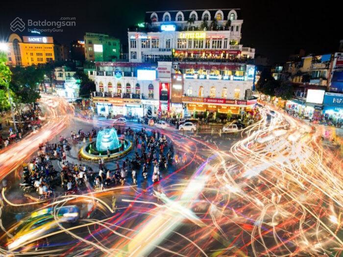 Cho thuê mặt bằng phố lê thái tổ = diện tích 98m², mặt tiền 12m  vị trí đẹp, view hồ gươm