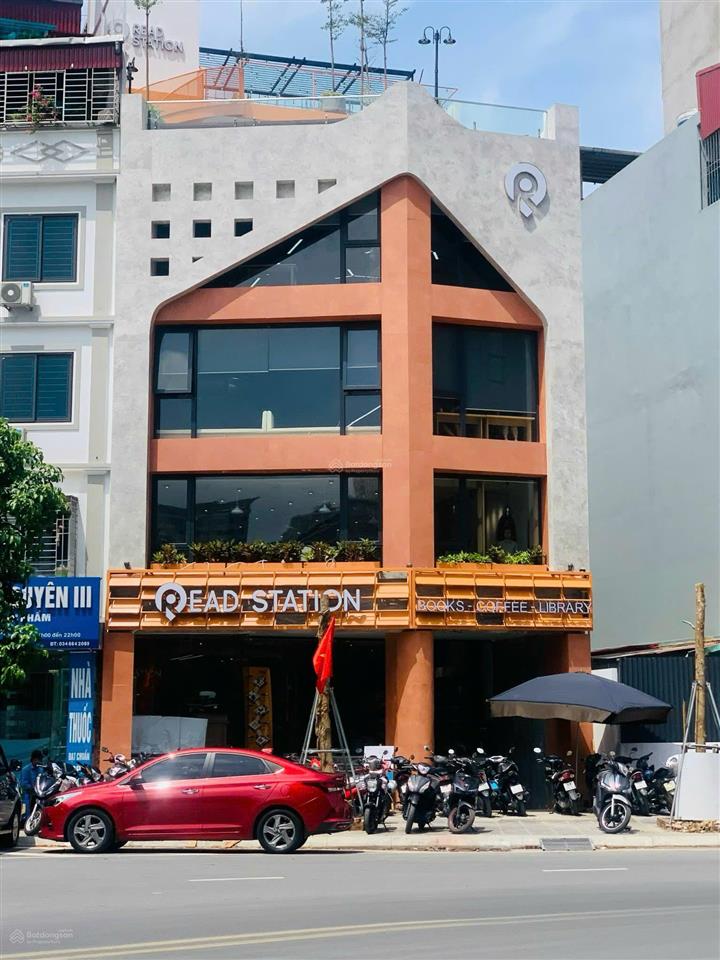 Cho thuê mặt bằng phố nguyễn du  khuôn viên 657,7m², mặt tiền 20,35m, vị trí đẹp trung tâm