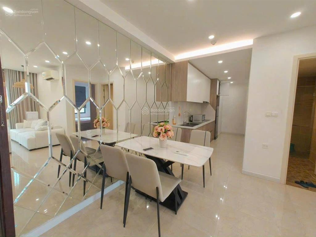 Chỉ 9,3 tỷ bao phí căn hộ 2 ngủ c7 d'capitale trần duy hưng ban công đông nam view hồ tầng trung