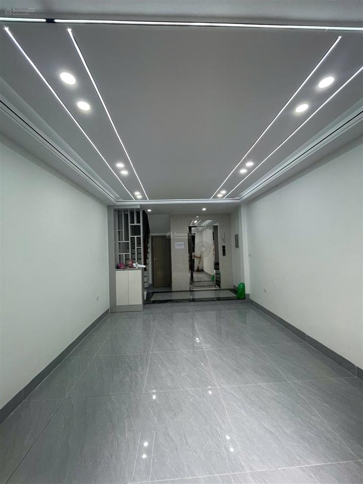 Chính chủ em bán nhà 6 tầng dt 32m có thang máy tại trần hòa, định công giá 8,3 tỷ