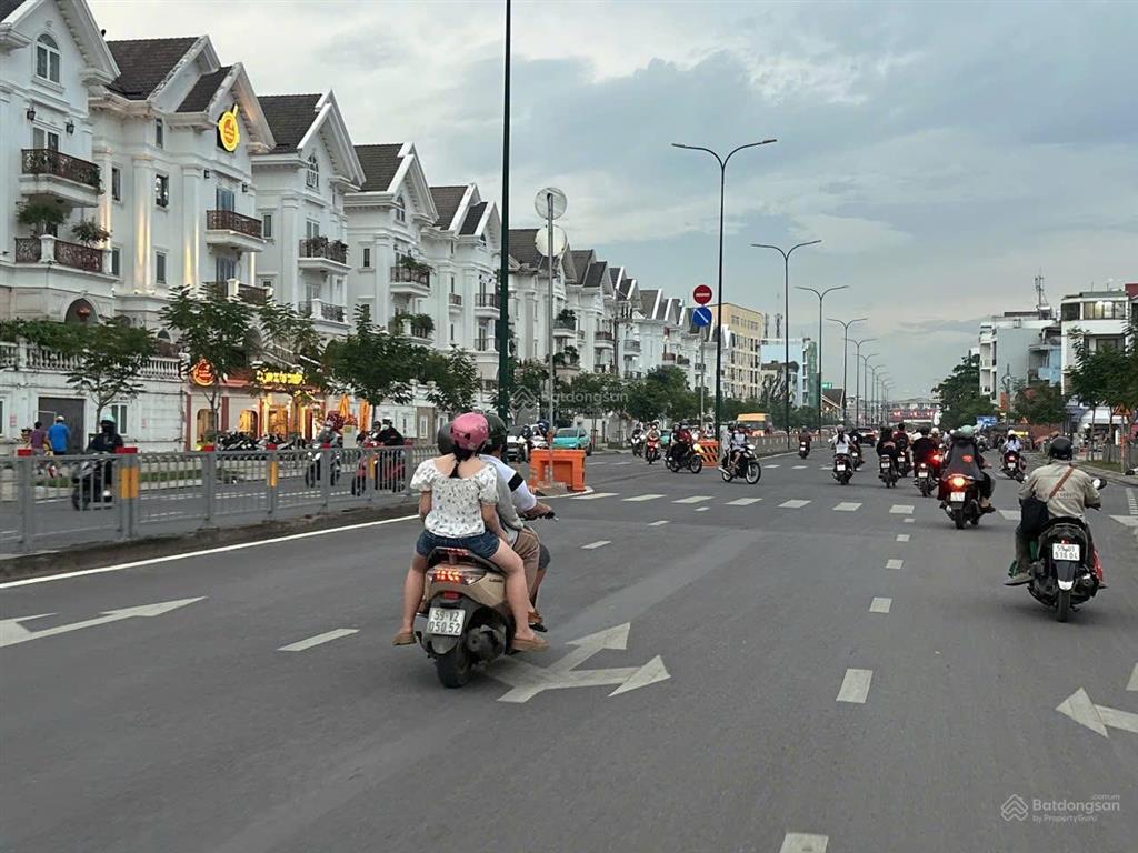 Bán chdv ngang 7m 5 tầng đường 10m lê đức thọ 105m2 17pn đi bộ đi chợ căn cứ chỉ 17.8 tỷ