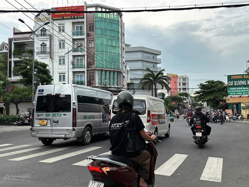 Bán chdv ngang 7m 5 tầng đường 10m lê đức thọ 105m2 17pn đi bộ đi chợ căn cứ chỉ 17.8 tỷ