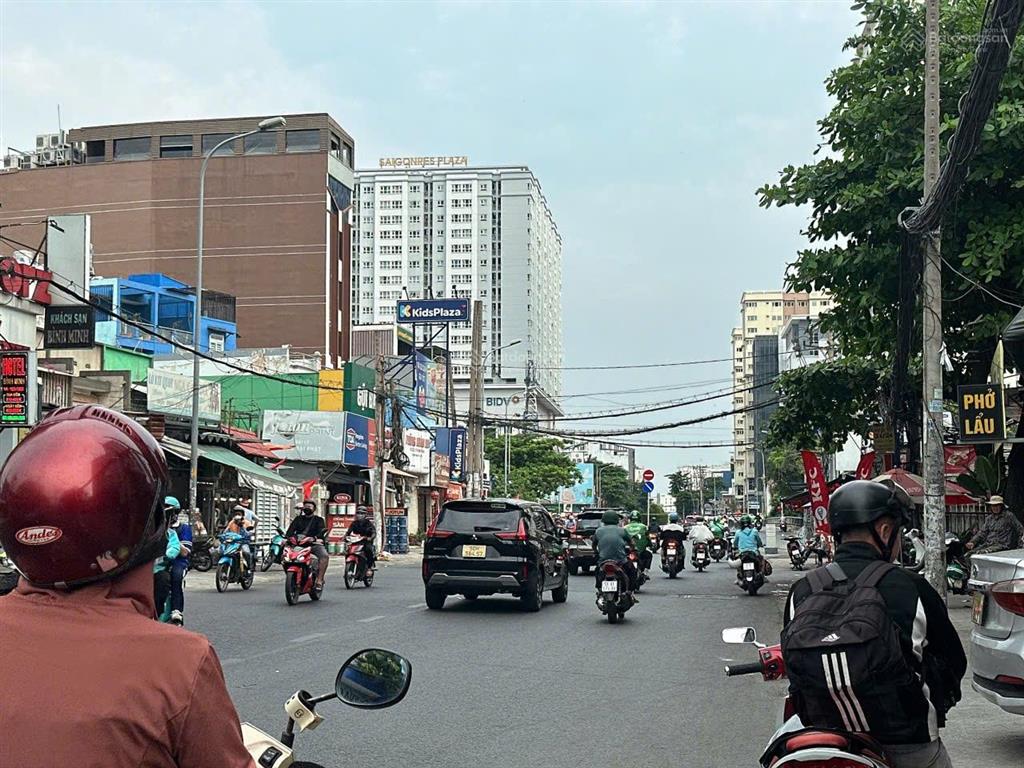 Nhà mtkd 5 lầu ngang 5.5m 176m2 ngay vincom nguyễn xí bình thạnh kd dòng tiền 34.9 tỷ. 0902 675 ***