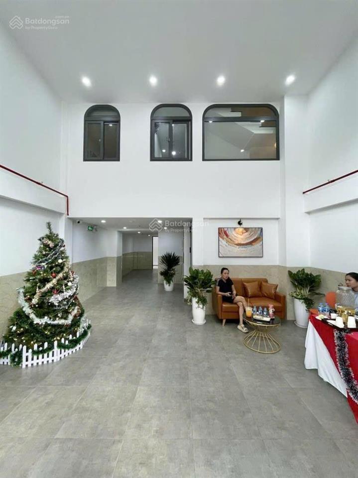 Bán chdv 6 tầng mới 100% 17pn ngang 6m 108m2 ngay chợ phạm văn bạch tn 100tr chỉ 21.9 tỷ 0902 675 ***